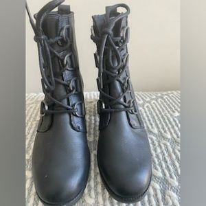 Sorel size 8 cate black boots